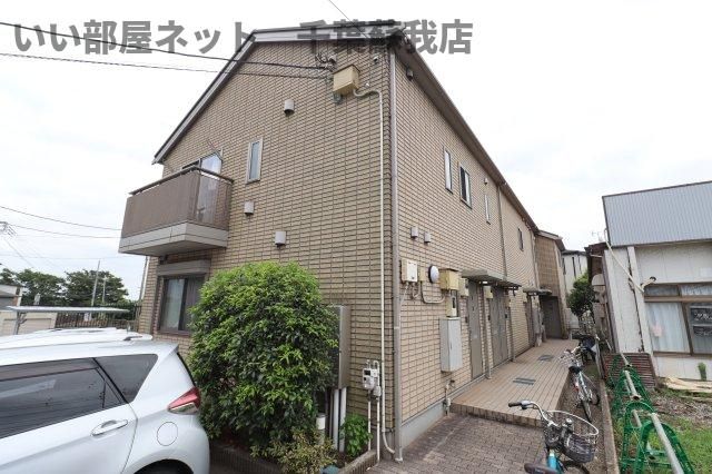 スリーグレイスの外観画像