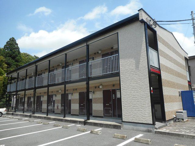 レオパレスカワセミの外観画像