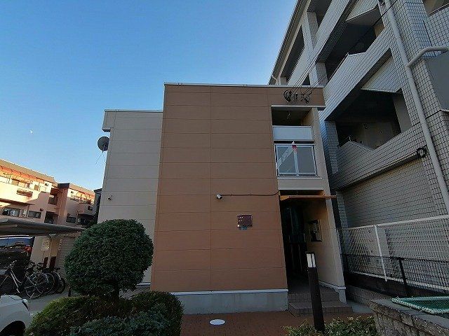 レオパレスProminentの外観画像