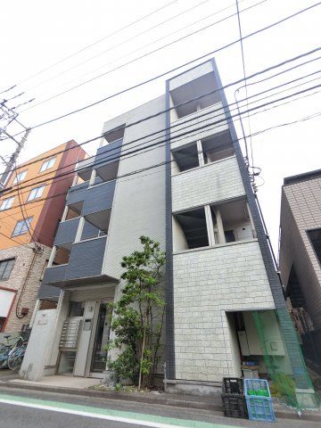 クリスタルの外観画像
