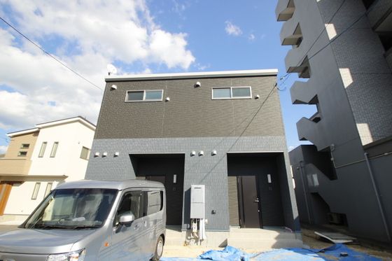 シャルールの外観画像