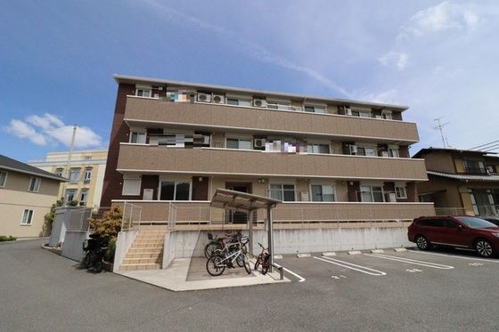 イル ヴィラージュ A棟の外観画像