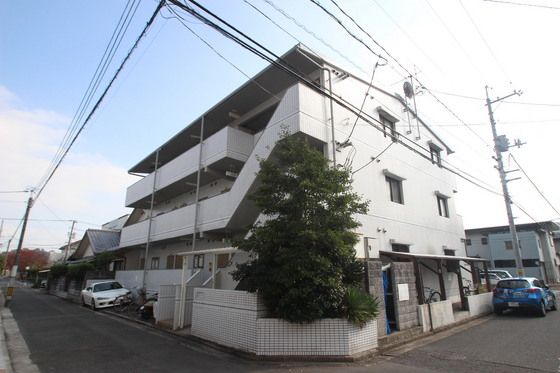 ヴィラ楽々園の外観画像