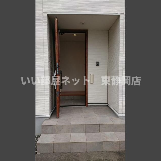 向敷地戸建て賃貸の外観画像