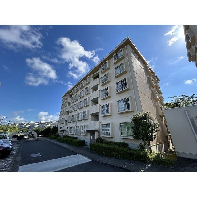 秦野南が丘さつき東住宅 2212号棟の外観画像