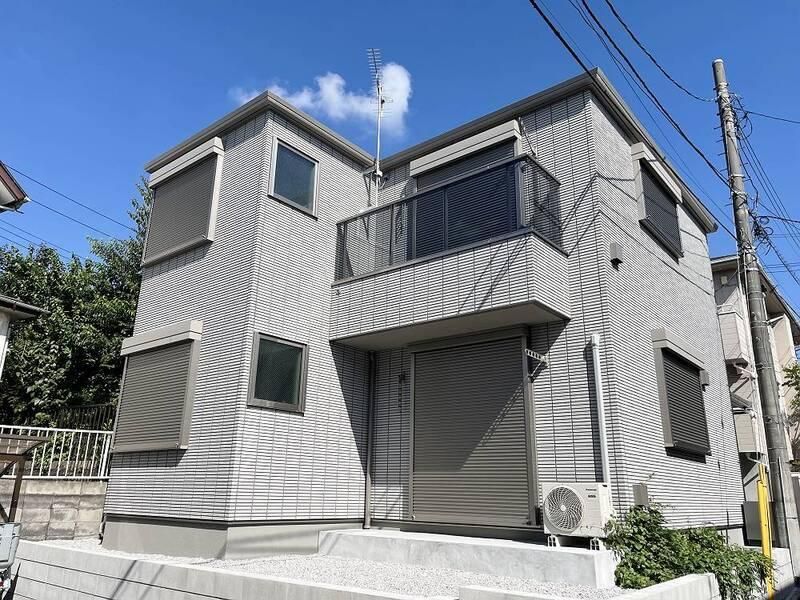 アドレイション・ヒルの外観画像