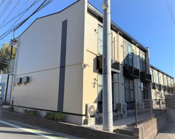 レオパレスユートピア白岡の外観画像