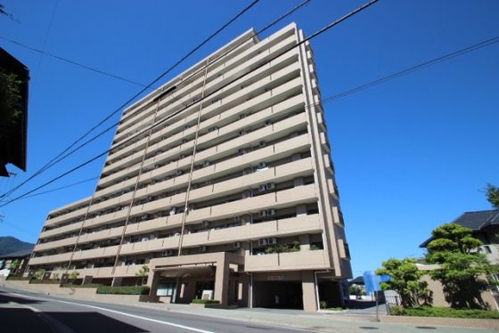 ロイヤルシャトー新宮苑の外観画像