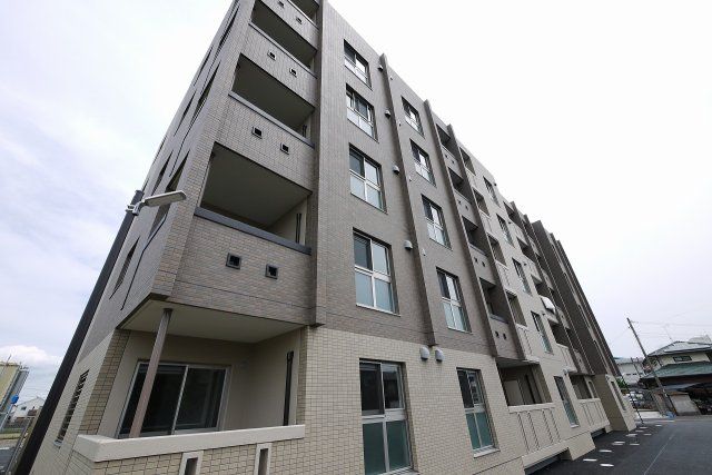 グランドゥール立岩二番館の外観画像