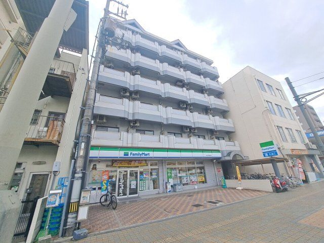 カーサエルマールの外観画像