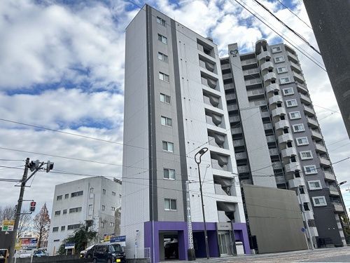 CROSS HALL 慶徳の外観画像
