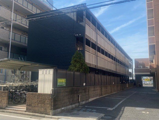 レオパレスカトルセゾン戸田公園の外観画像