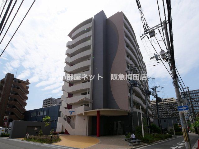 セレニテ江坂ルフレの外観画像