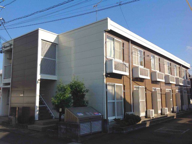 レオパレスINABAの外観画像