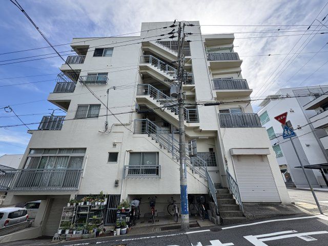 植野マンションの外観画像