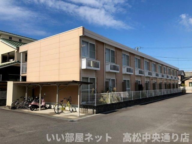 レオパレスシャルマンの外観画像