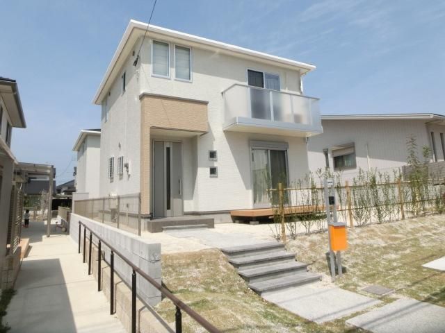 小敷ひびきの上野貸家B棟の外観画像