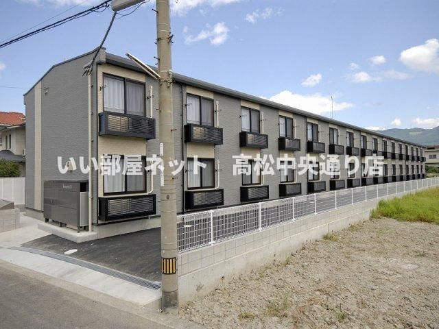 レオパレスShikoku中央の外観画像