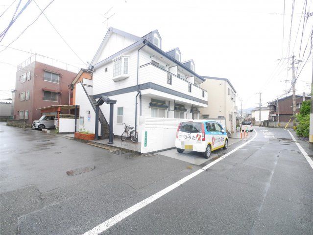 レオパレス日明の外観画像