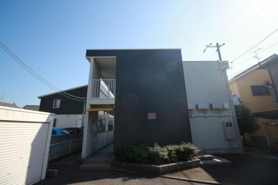 レオパレス医学部前の外観画像