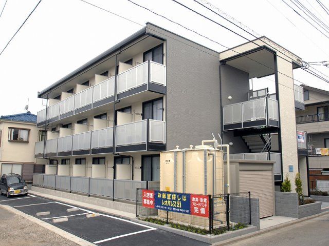 エメラルドグリーンの外観画像