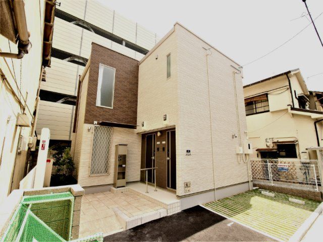 クレイノジニアの外観画像