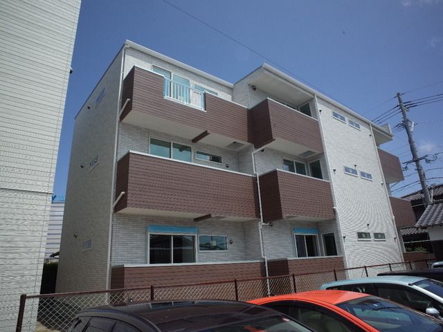 FAMILY STAGE 小戸の外観画像