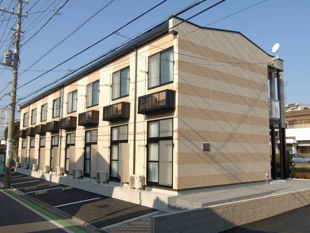 レオパレスカトレアの外観画像