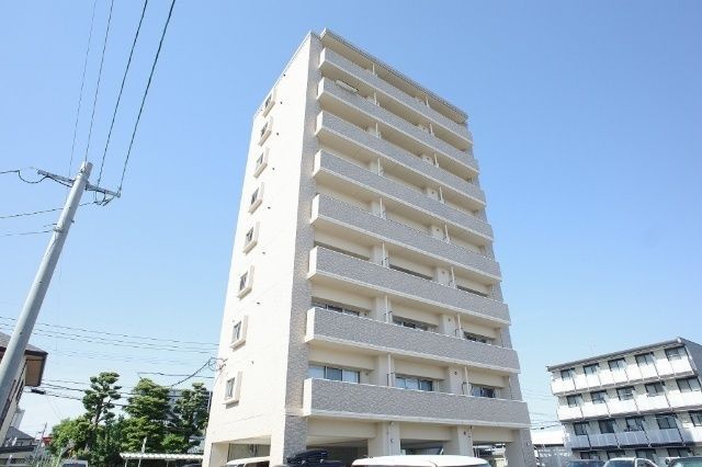WEST FIELDの外観画像