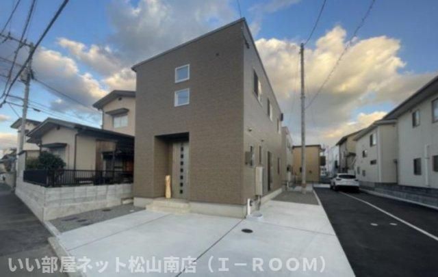ラフィネタウン西垣生IIの外観画像