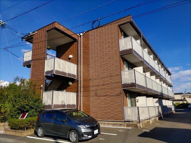 レオパレスエルドラド 新居の外観画像