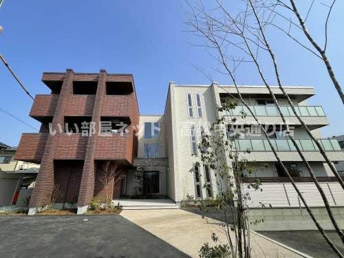 ロイヤルシャーメゾン中俊102号室の外観画像