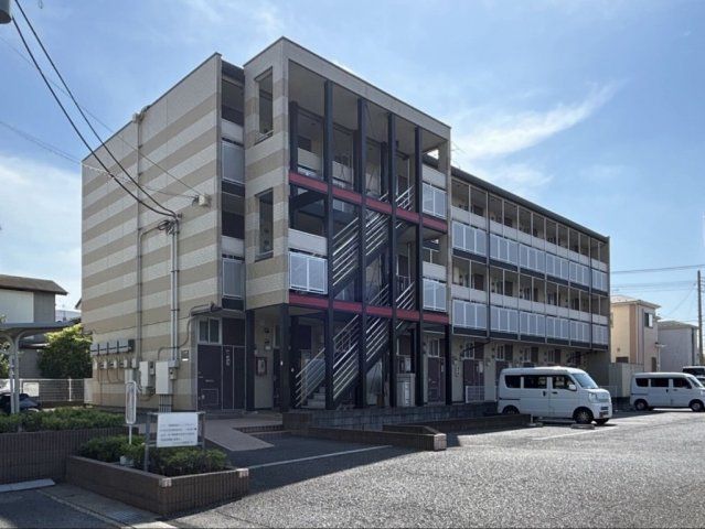 レオパレスグランドパレス春日部の外観画像