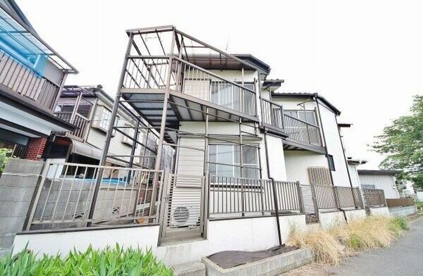 畑中の外観画像