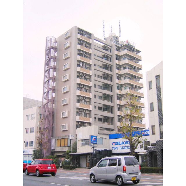 グランピアマンション本荘 407号の外観画像