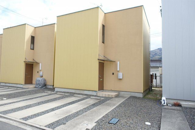 ユニキューブ焼山の外観画像