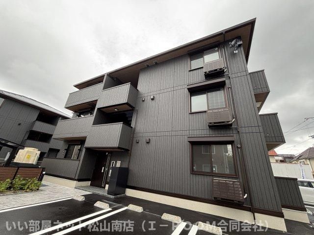 ベルナシェンテ南松山の外観画像