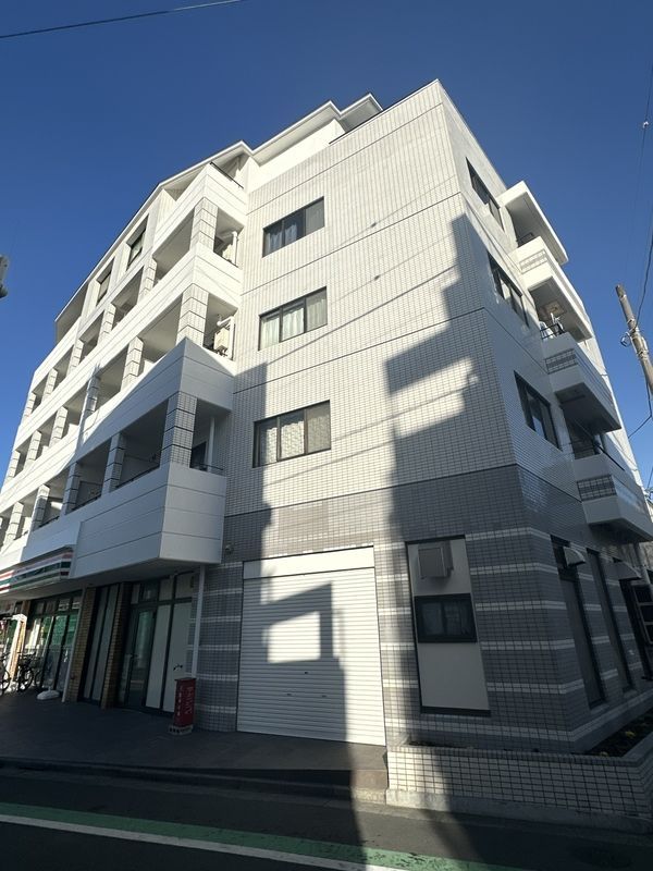 エメラルドマンションの外観画像