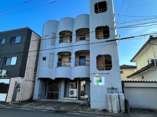 サンドリアマンション203の外観画像