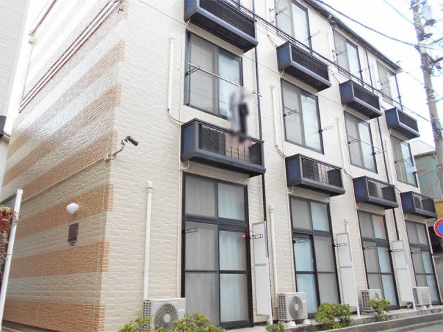 レオパレスシャルマン伊勢の外観画像