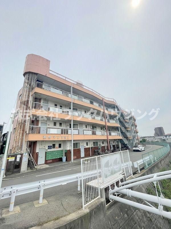 草野マンション8号館の外観画像