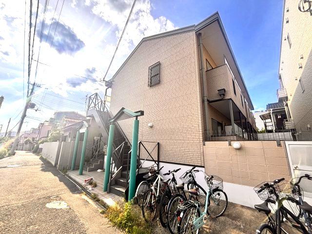 フローレス岡本の外観画像