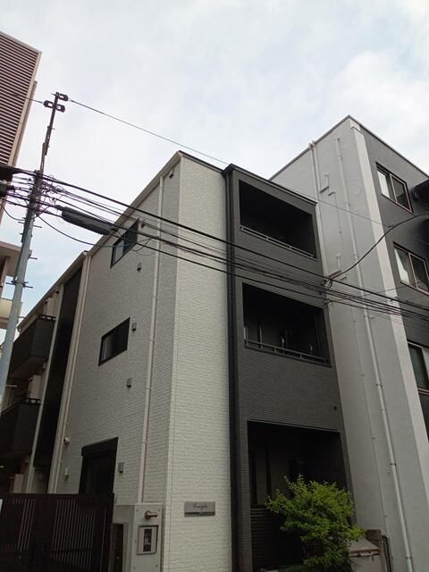 ファミーリアの外観画像