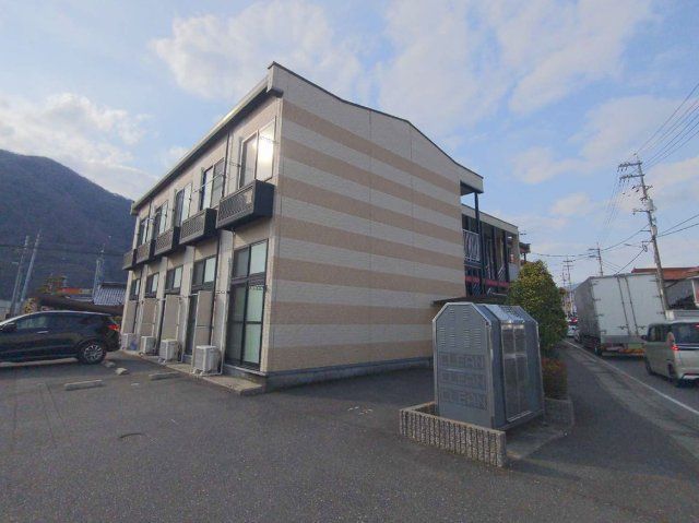 レオパレスパインズハイムの外観画像