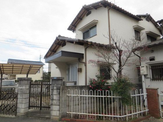 津倉町2丁目一戸建て東棟の外観画像