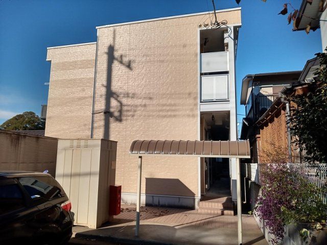 レオパレスサンポウの外観画像
