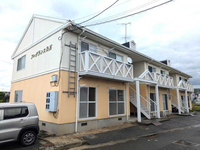 フレグランス乃万の外観画像