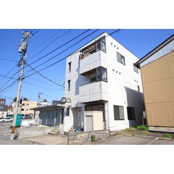 アースヴィレッジ小立野の外観画像