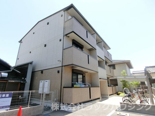 アドバンスの外観画像