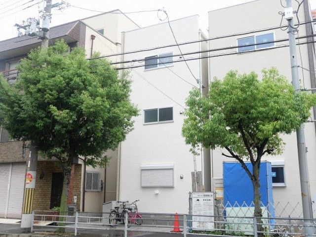 モユル東部市場の外観画像